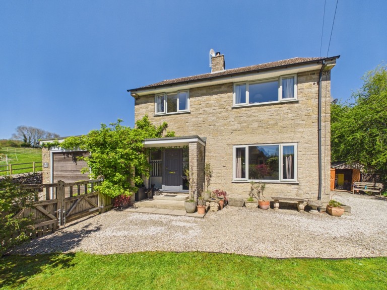 Image of High Street, Bonsall, DE4