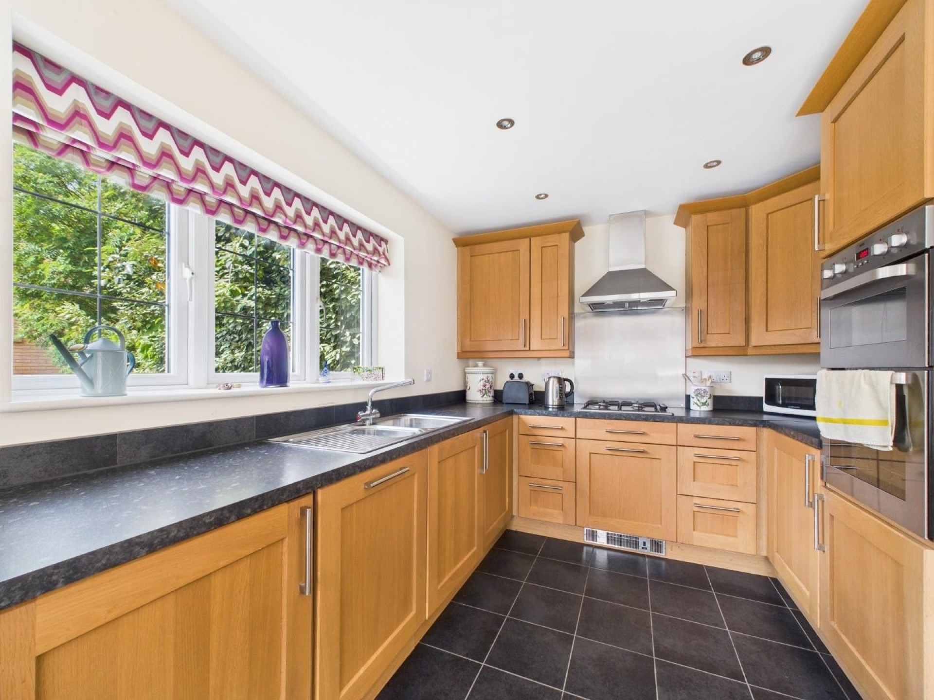 Images for Hillcrest, Matlock