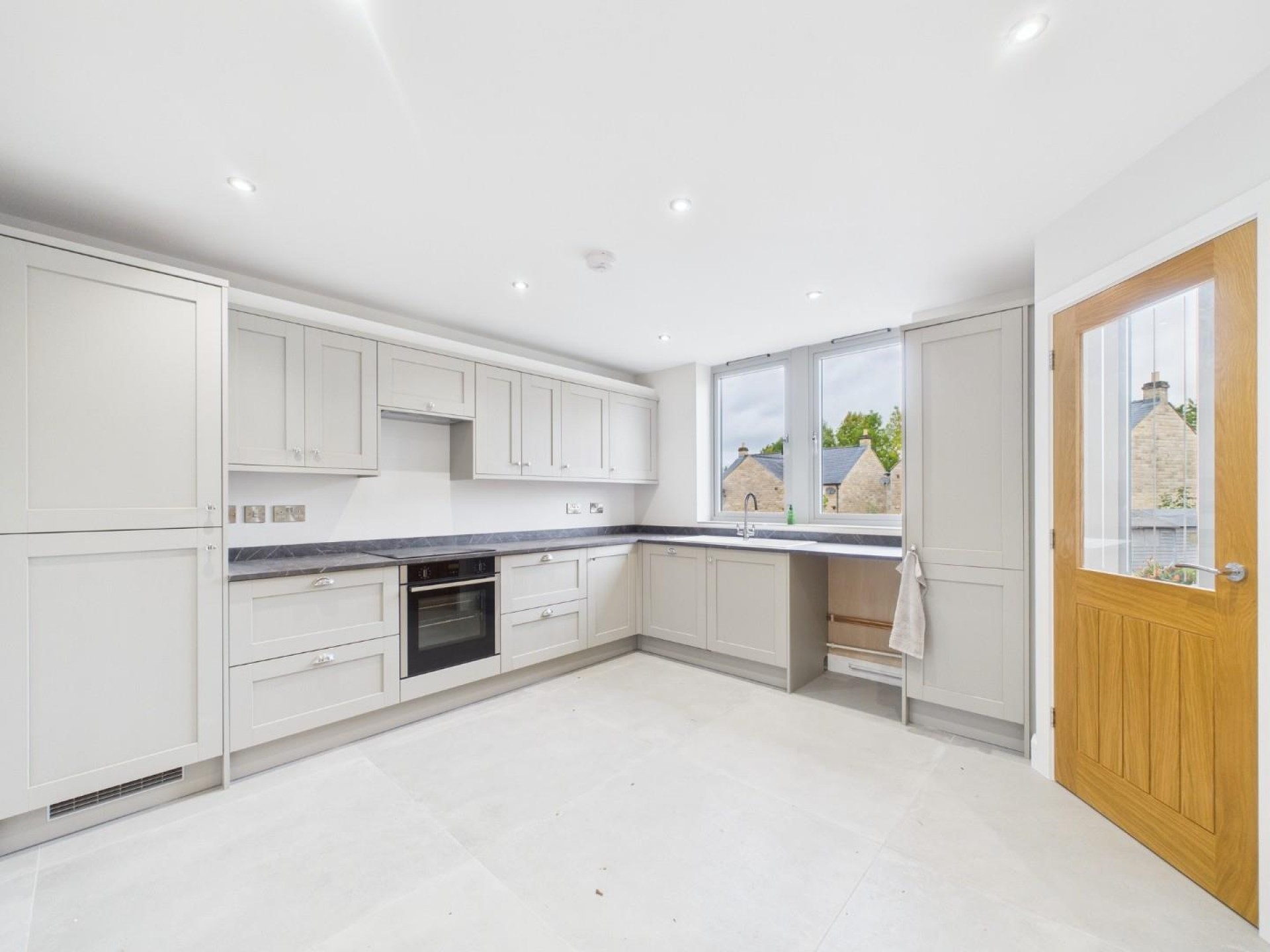 Images for 24 Thatchers Croft, Tansley