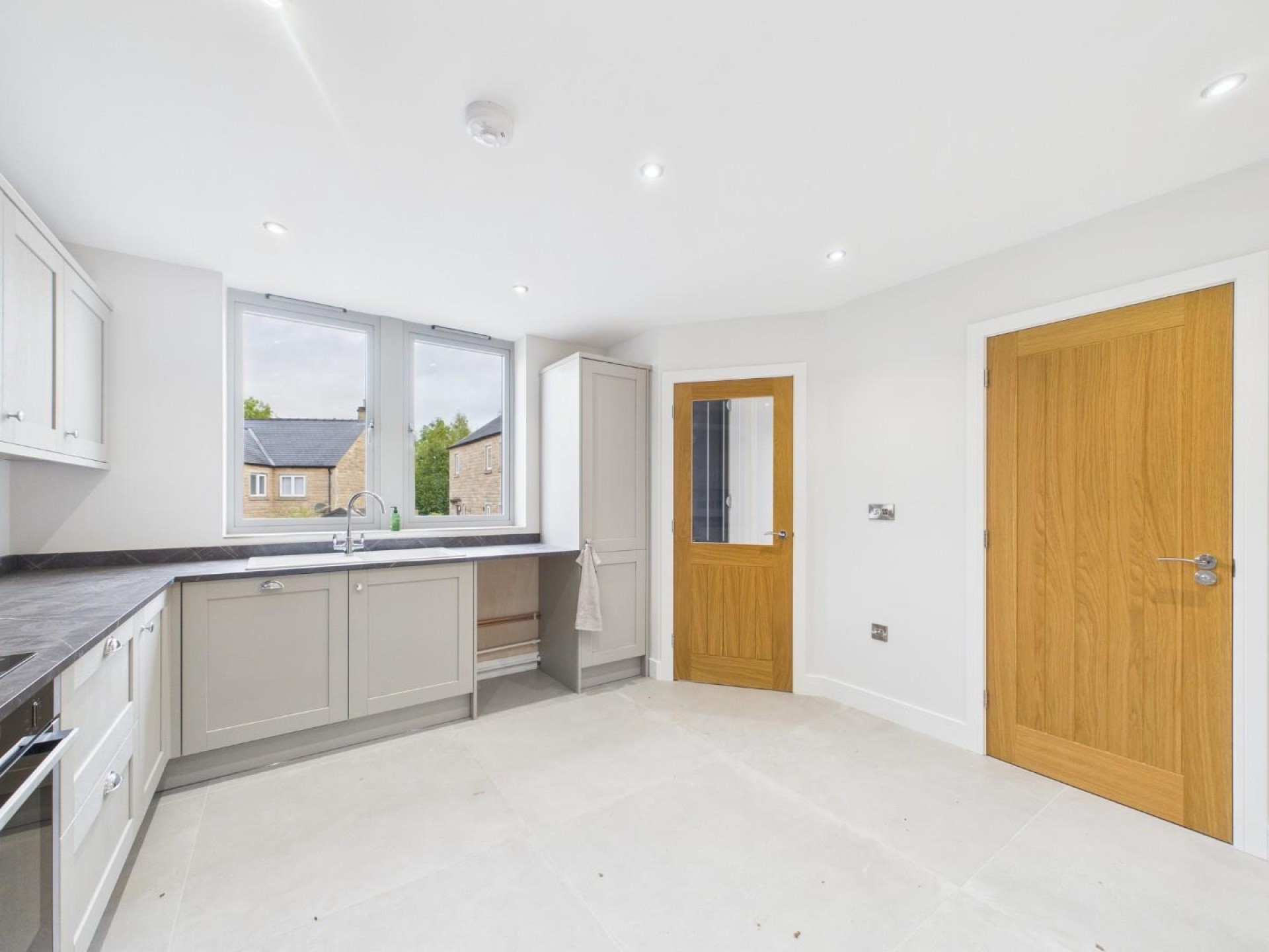 Images for 24 Thatchers Croft, Tansley