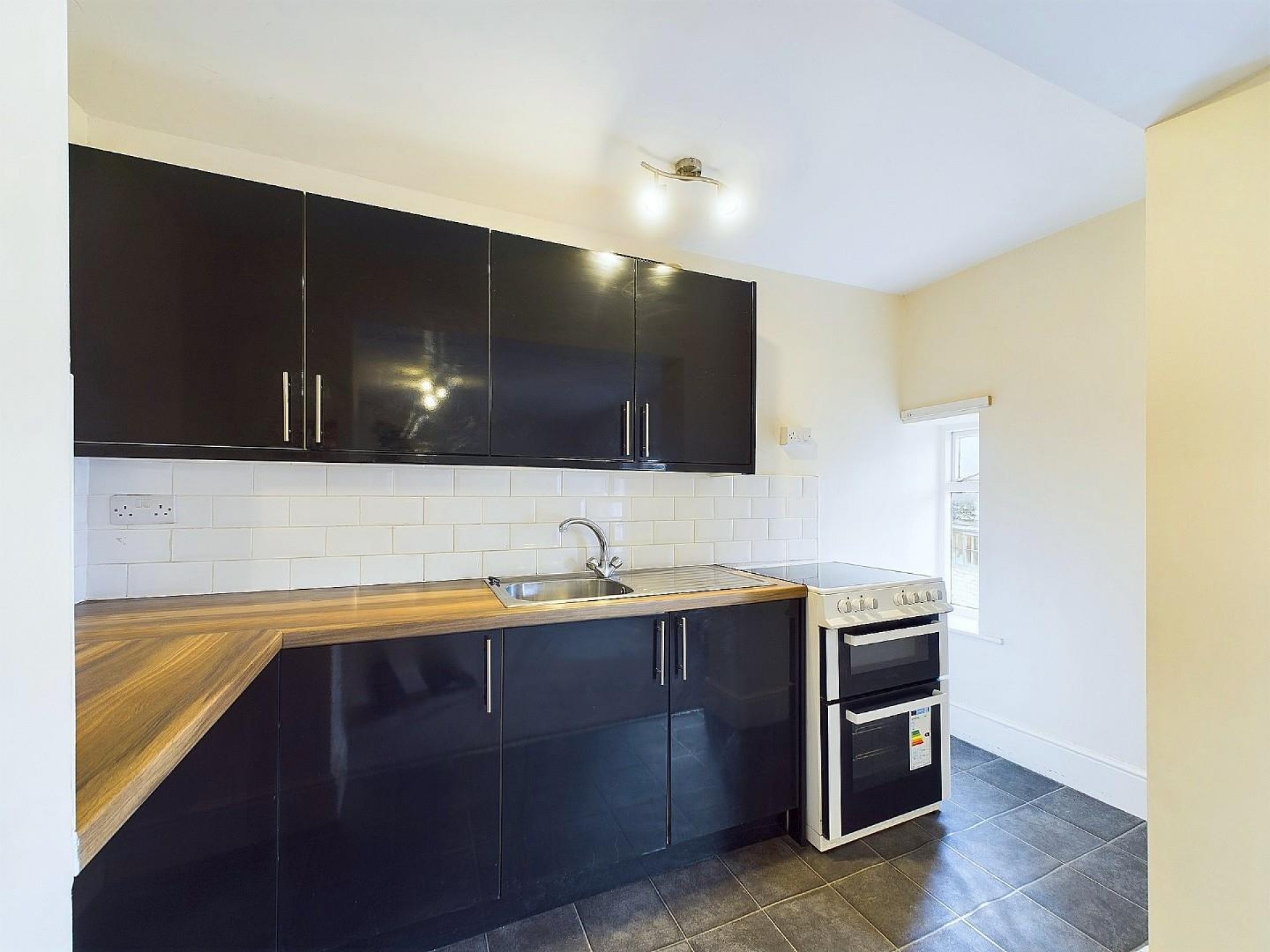 Images for Flat 8 Dale House, Market Place, Wirksworth