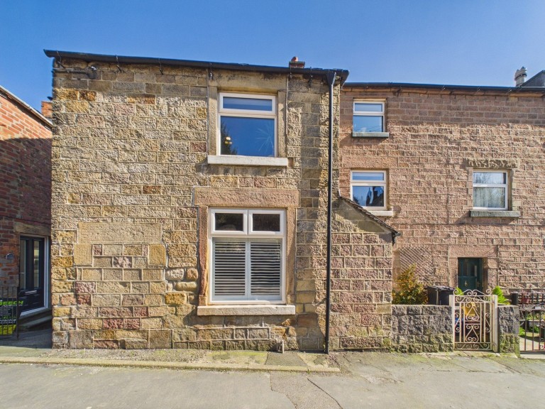 Main Street, Middleton, DE4