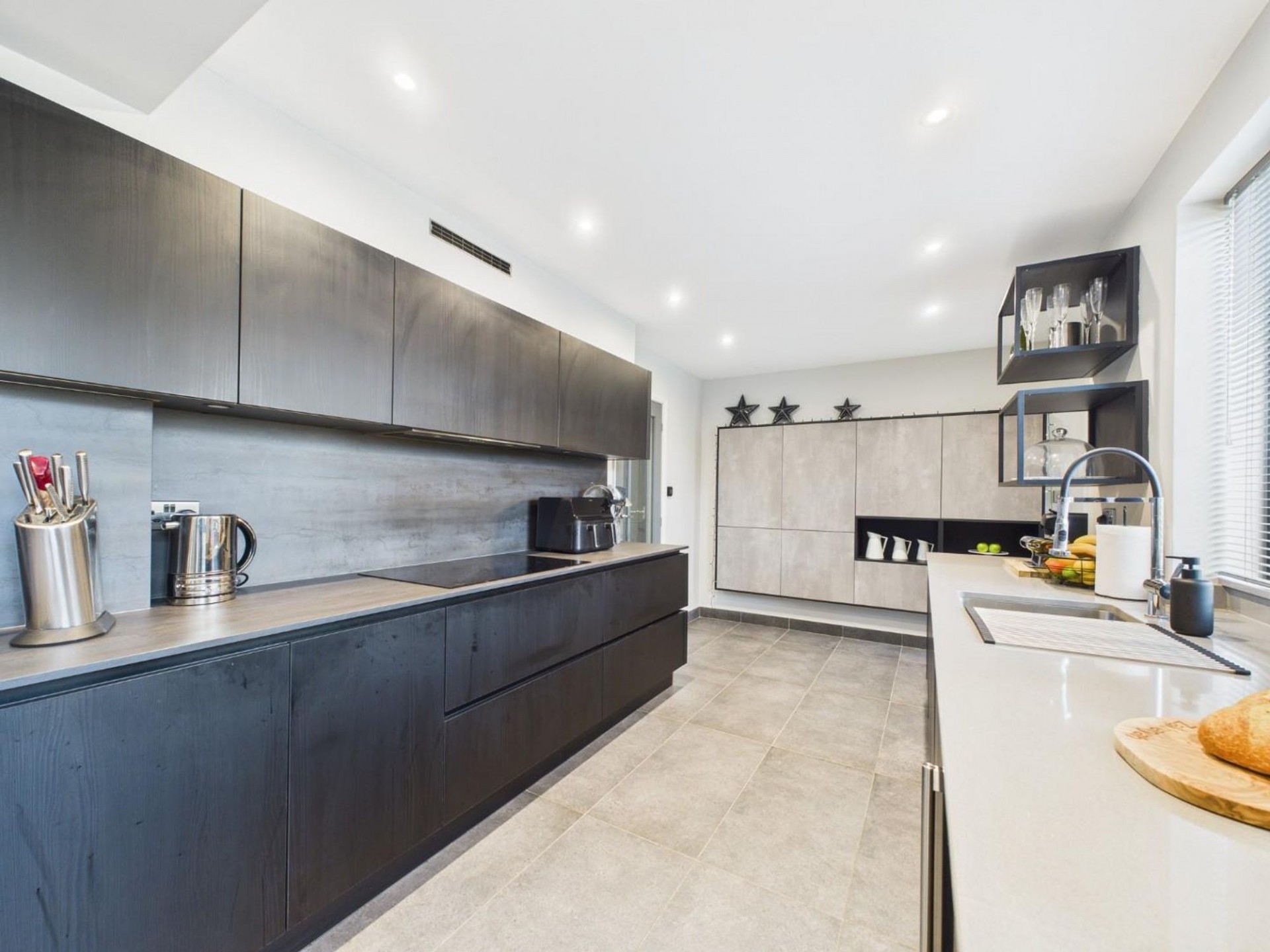 Images for Broadway, Kirk Ireton, DE6