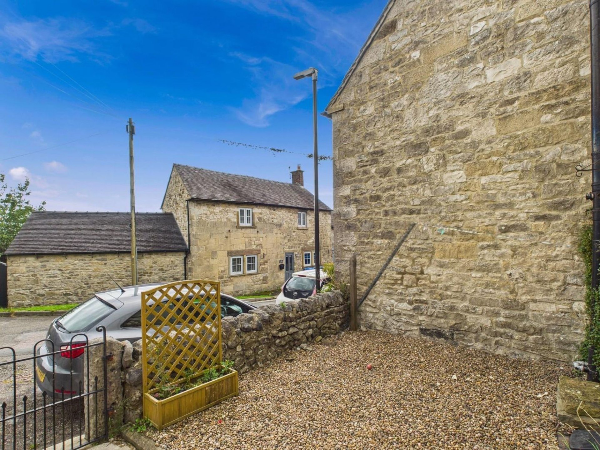 Images for Brassington, Maddock Lake, DE4